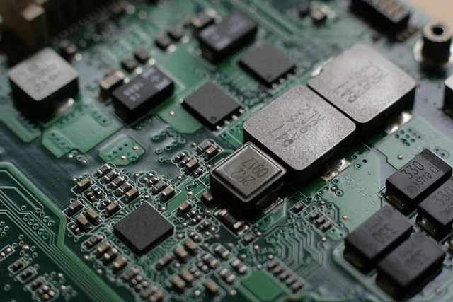 Hybrid Capabilities: Bridging Systems for Modern Performance