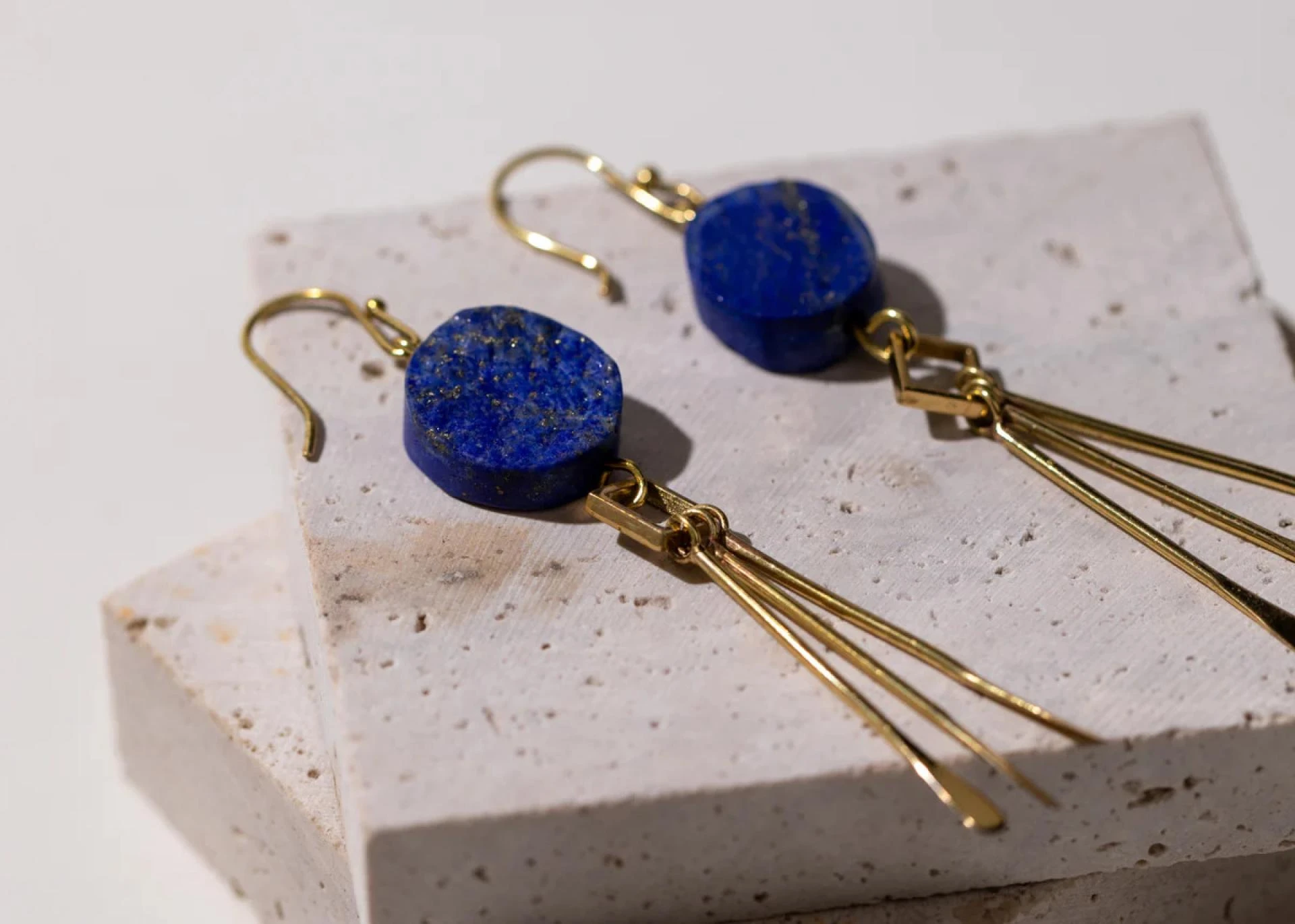 The Art of Earth and Craft: The Enduring Allure of Stone Jewellery in Pakistan