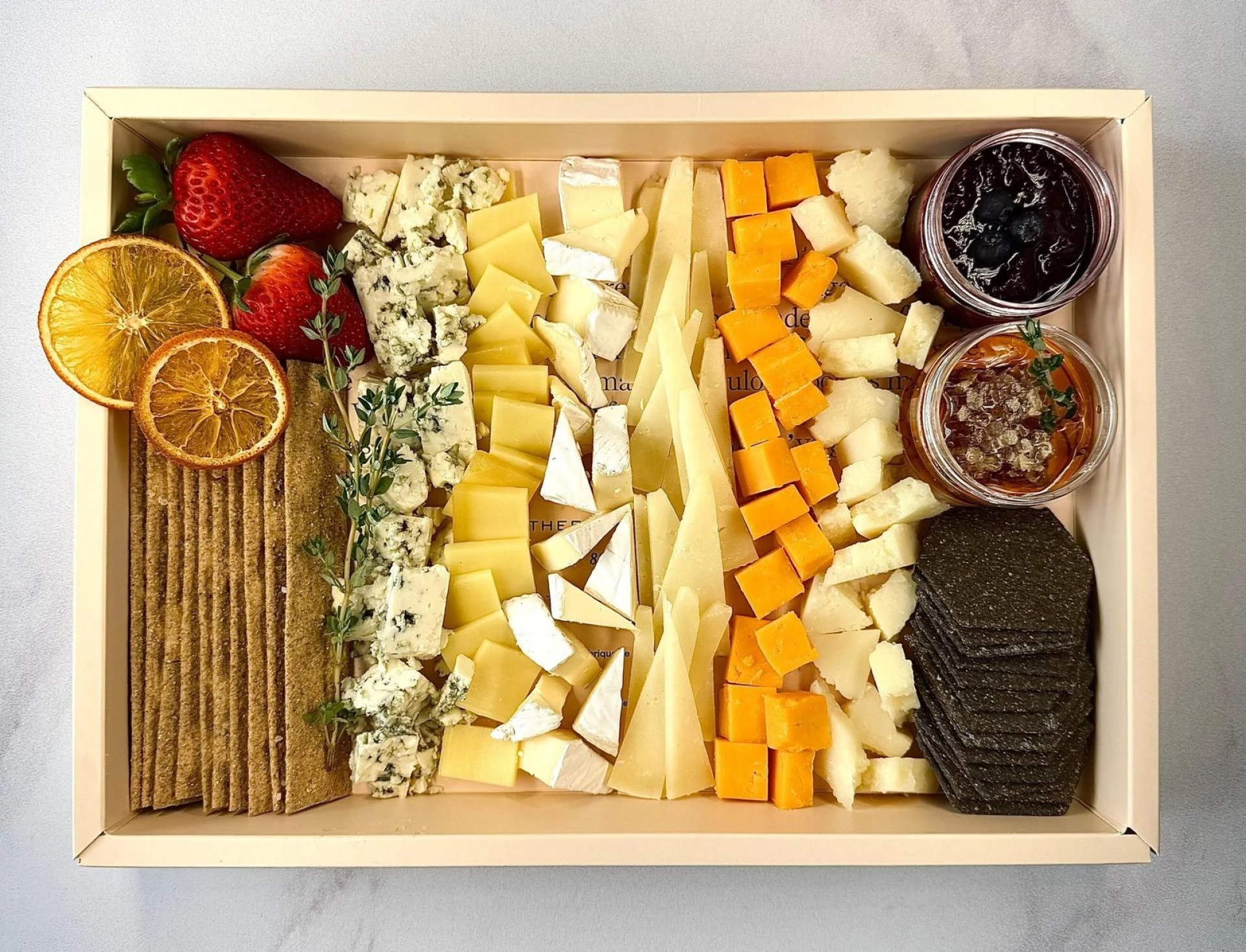 How to Know You’re Getting a Premium Cheese Platter Delivered in Dubai
