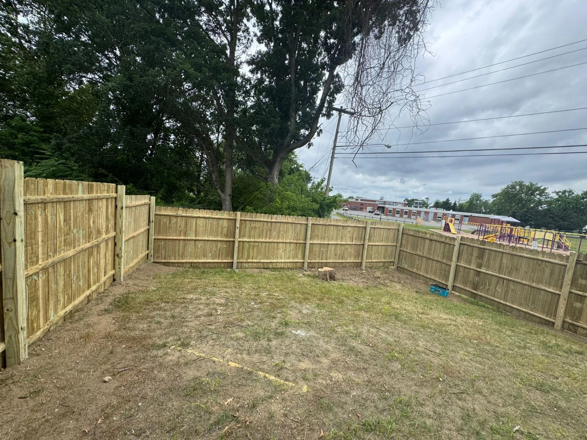 How Weather Affects Fence Installation in Rochester