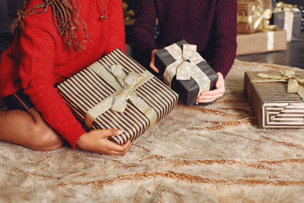 Say It Your Way: Build a Custom Gift Box That Speaks from the Heart