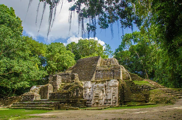 Top Attractions in Belize: Beaches, Reefs, and Rainforests