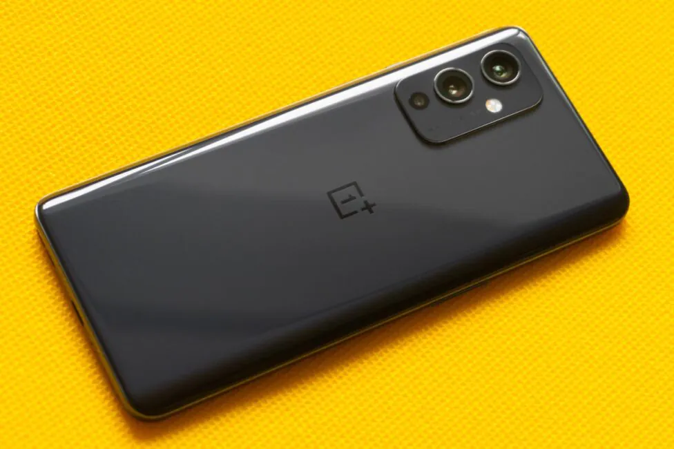 What should I check before purchasing a refurbished OnePlus?