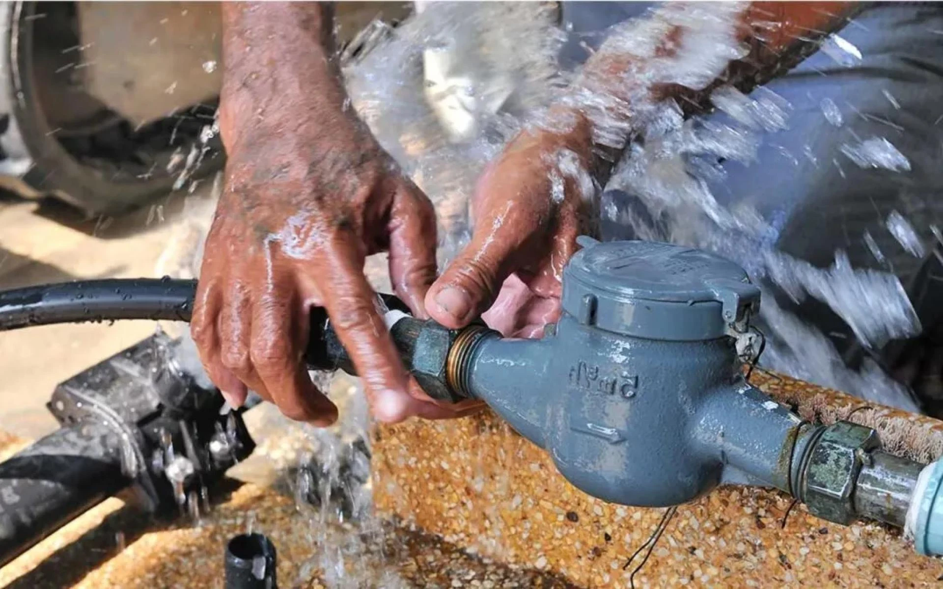 What Warning Signs Around Your Home Require Water Leak Repair in Douglasville GA?