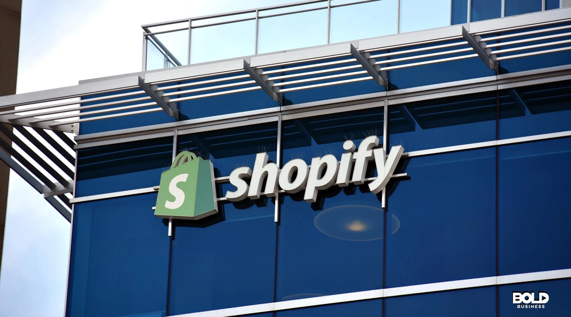 Why Shopify Is Becoming the Top Choice for Fast-Growing Online Brands in 2025