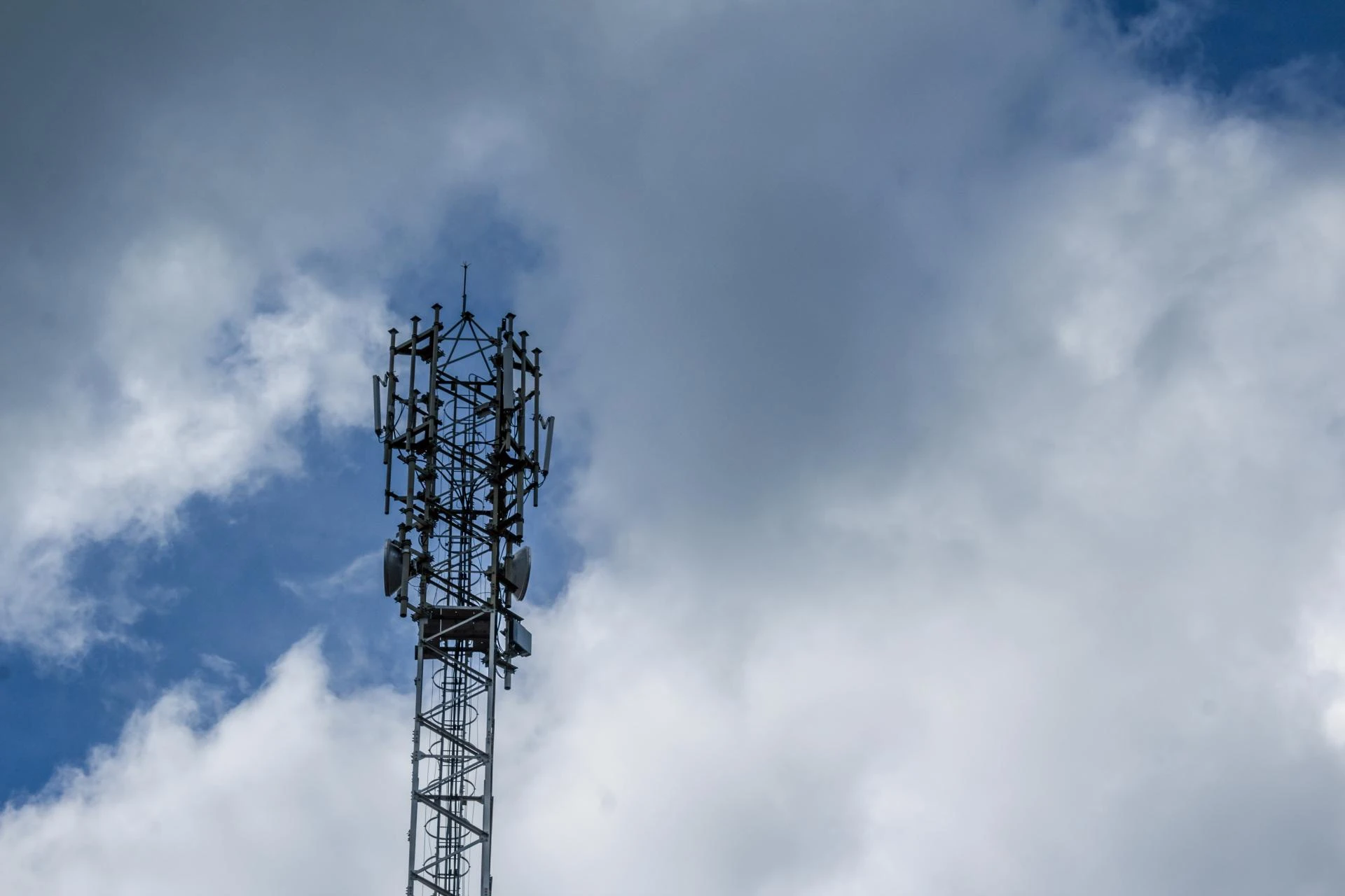Choosing the Right Business Phone Line in Winnipeg: A Comprehensive Guide