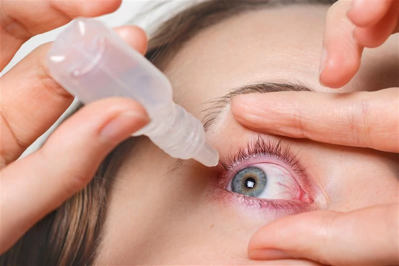 Beat the Miami Heat: The Best Eye Drops for Dry Eyes This Season