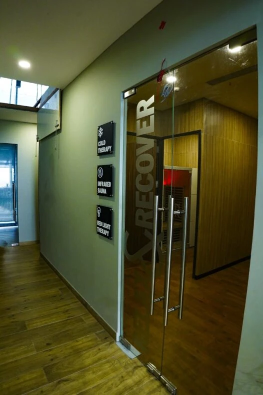 Red Light Therapy at the Best Gym in Noida for Relaxation & Recovery