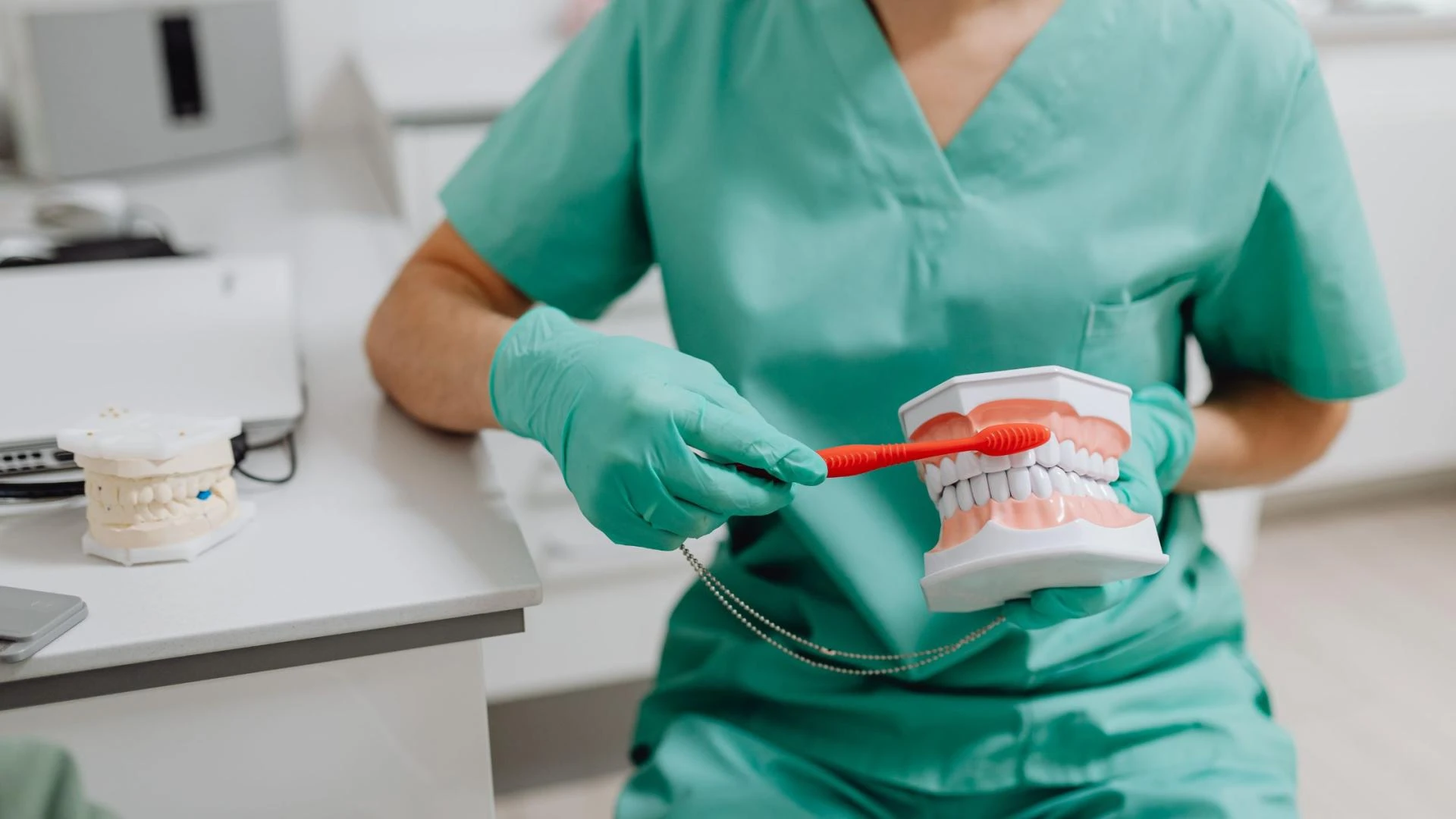 New to Long Beach and Need an Orthodontist? How to Choose the Right Specialist for Your Smile