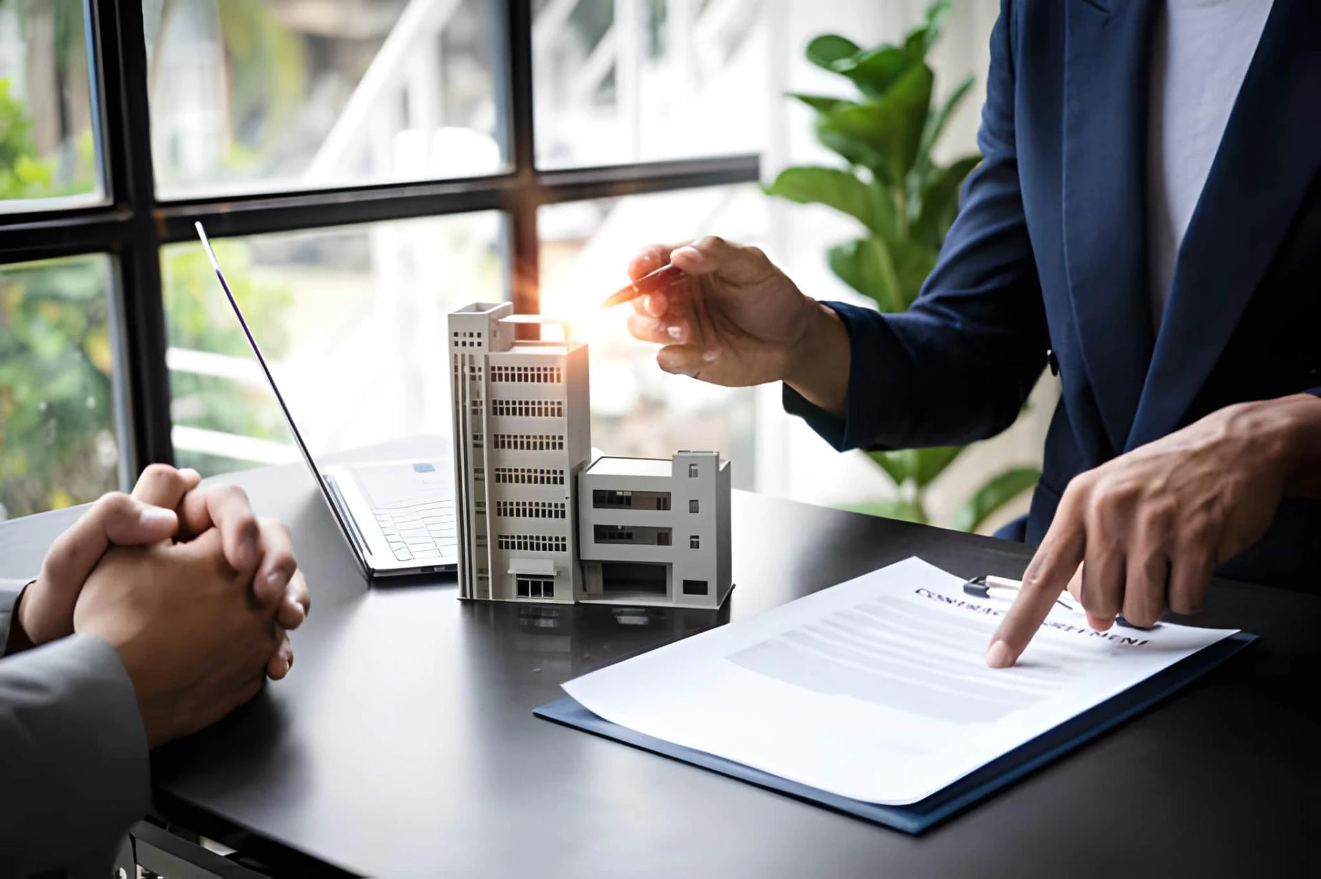 How Commercial Property Managers Handle Leasing and Renewals