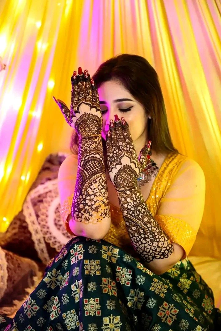 Experience the Art and Beauty of Premium Mehndi Services