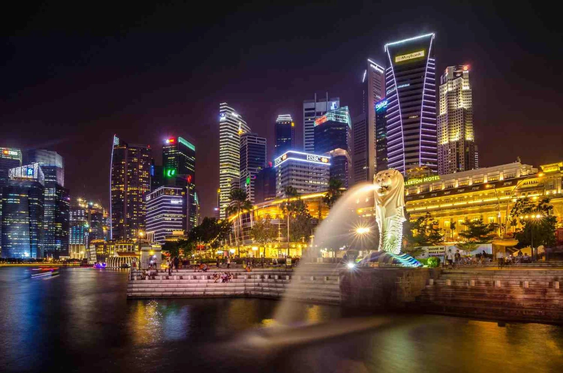 Sentosa vs. City Center: Where to Stay During Your Singapore Honeymoon