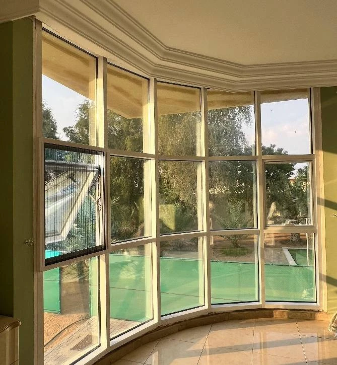 A Guide to Choosing the Right Glass Solutions for Villas & Commercial Spaces