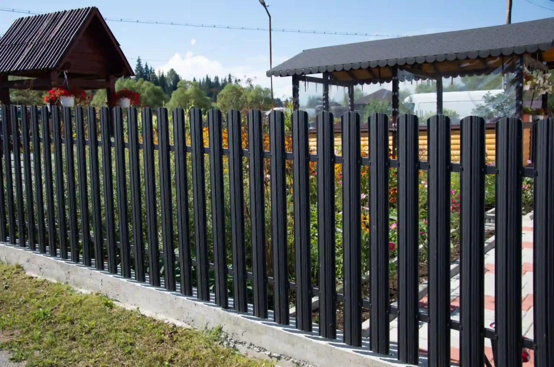How Buffalo NY Weather Impacts Different Types of Fencing