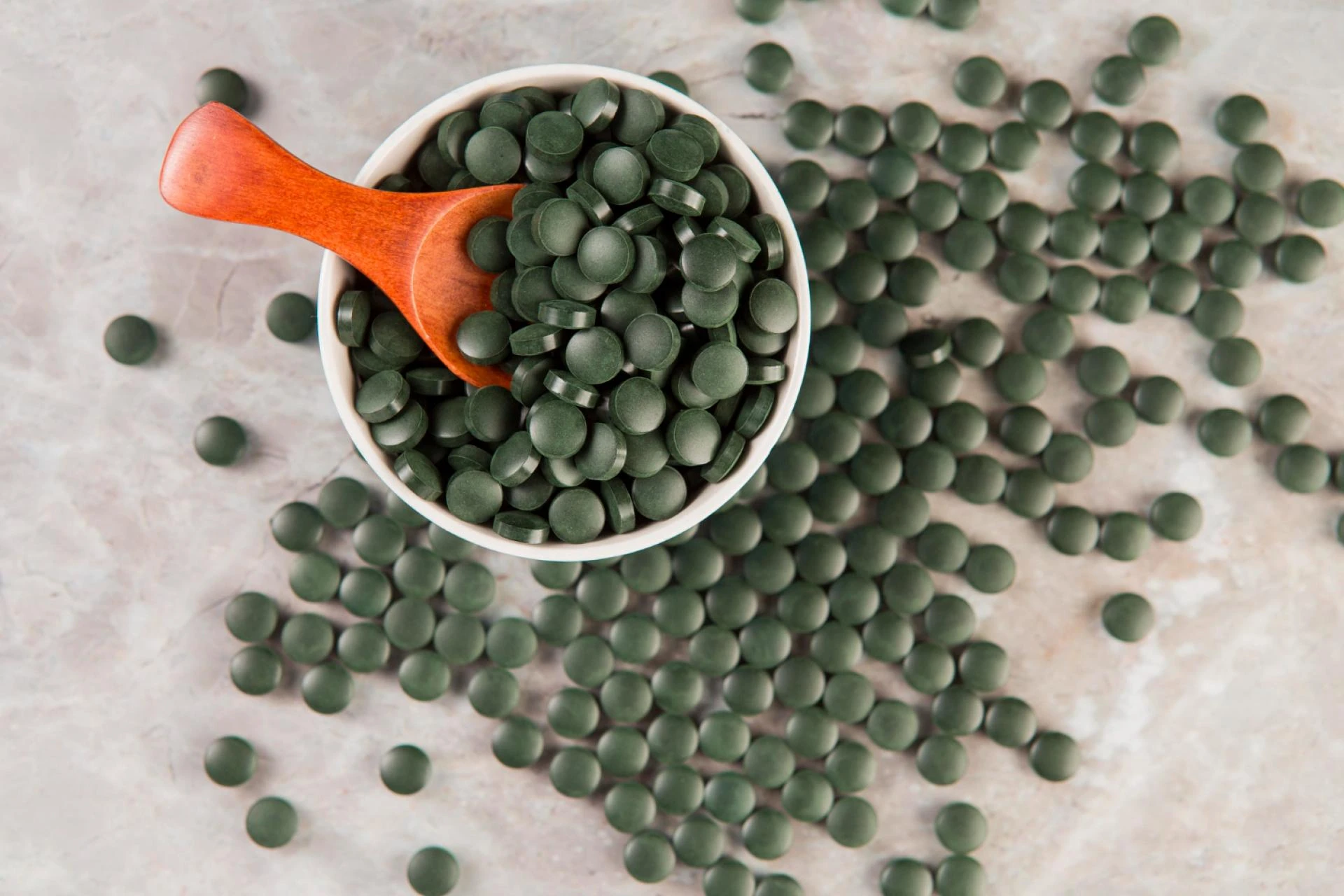 Private Label Spirulina Tablets: From Bulk Extract to Finished Product in the UK