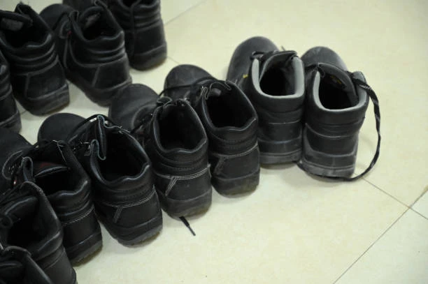 5 Signs It’s Time to Replace Your Bata Work Boots