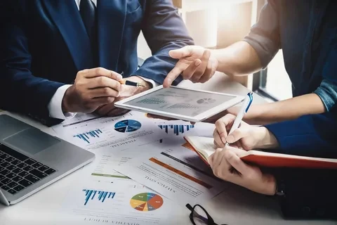 Corporate Tax Consultant in Dubai: Guiding Businesses Toward Compliance and Growth