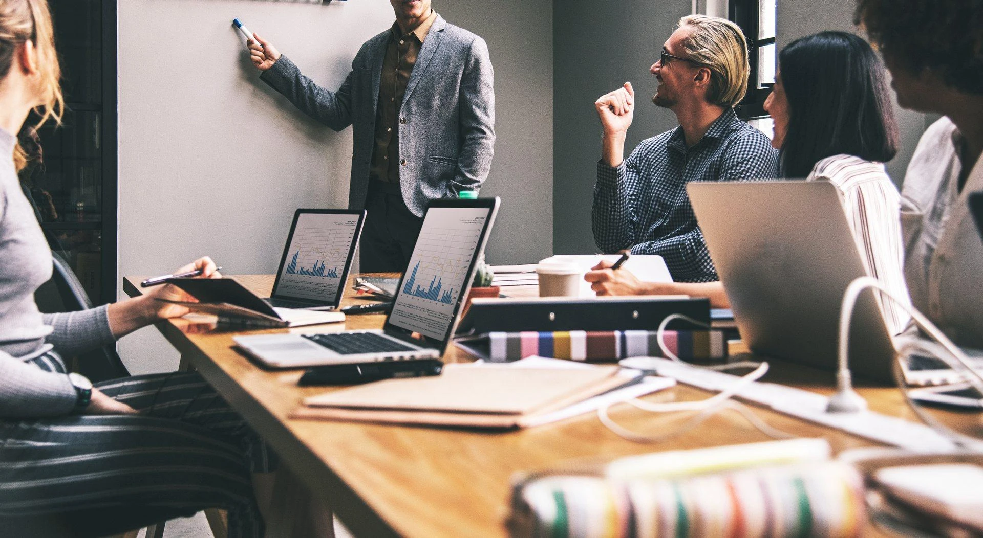 How AI Is Reshaping Content Creation and Digital Marketing in 2025