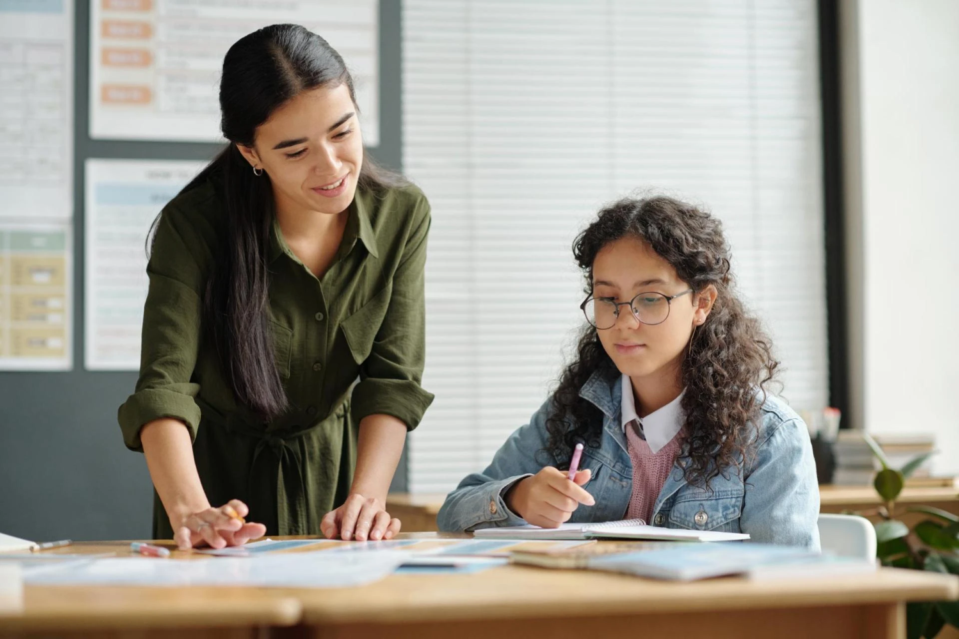 How to Build Strong Language Skills Through Expert English Learning Support
