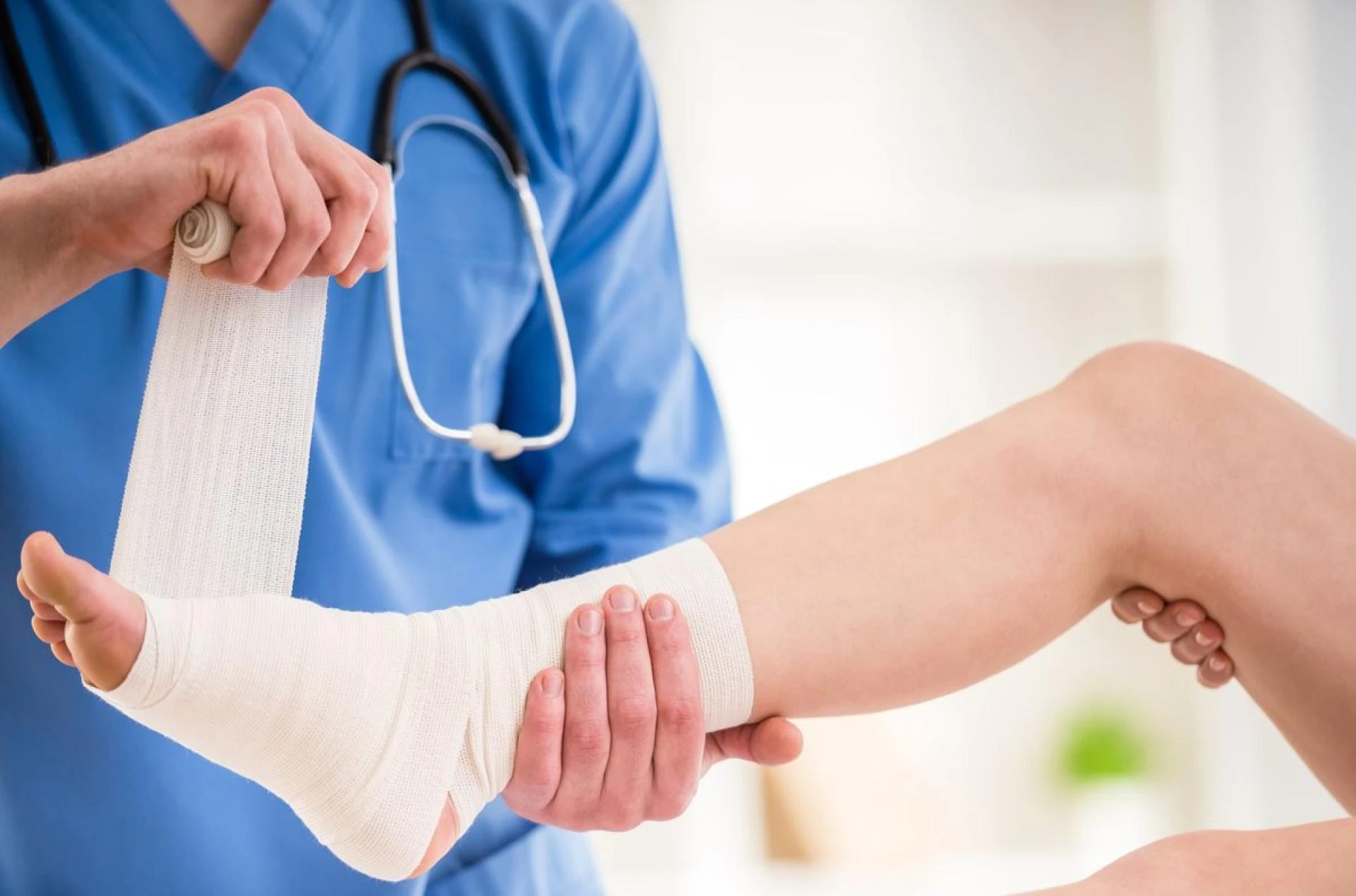Finding the Best Flat Foot Specialist in Delhi: Expertise at Dr. Mathur Orthopaedic