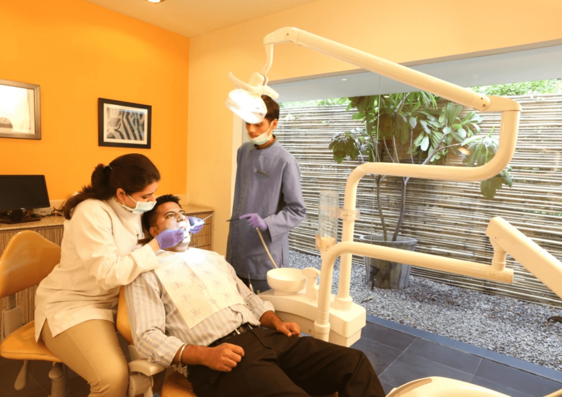 From Diagnosis to Implants: Inside a Top Dental Clinic in Delhi