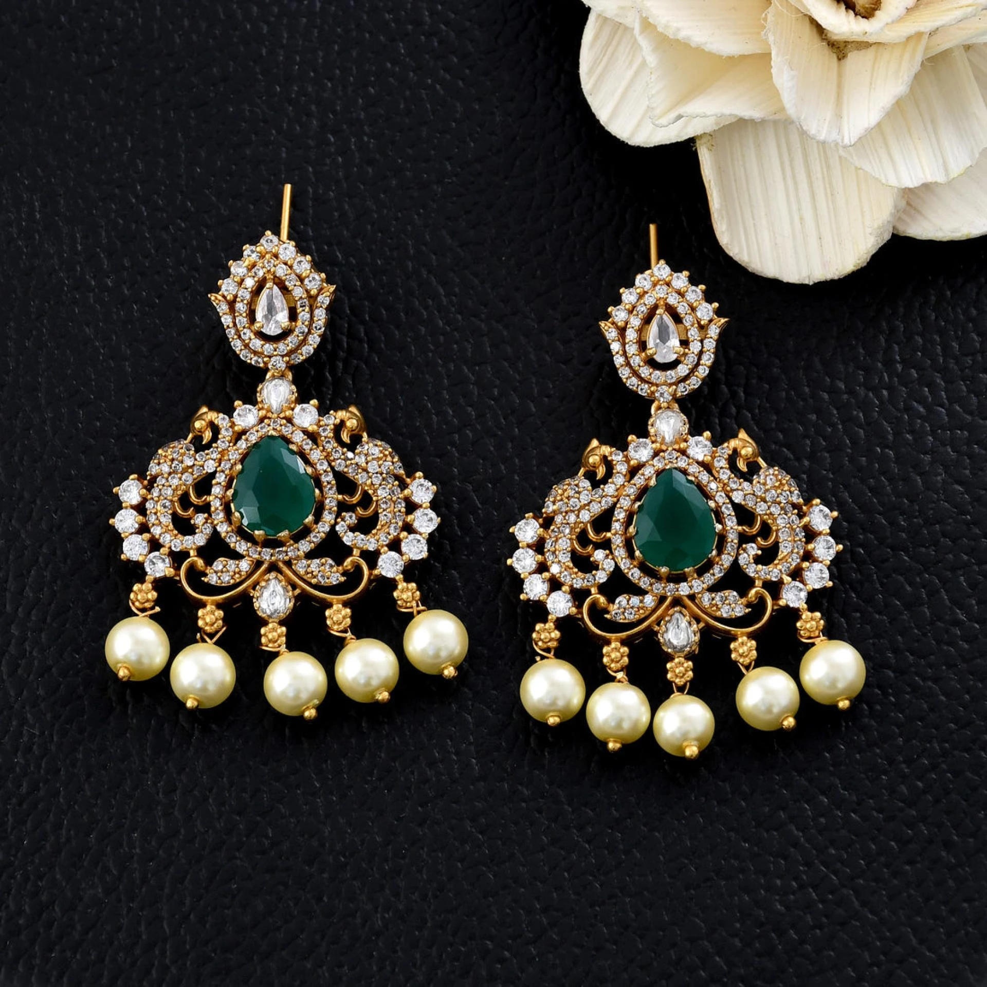 What Makes Kundan Pendant Set and Victorian Earrings Perfect for Weddings