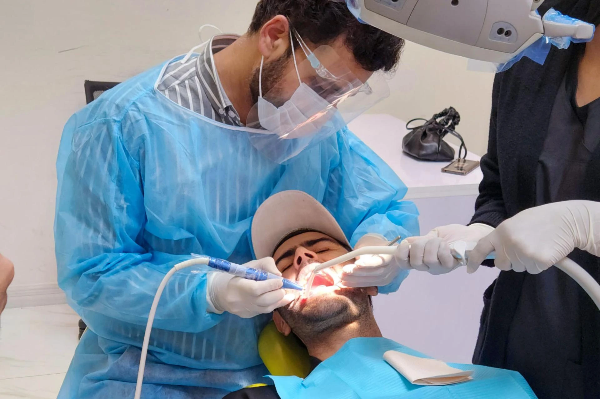 Transforming Smiles in Lahore: Your Guide to Modern Dental Care