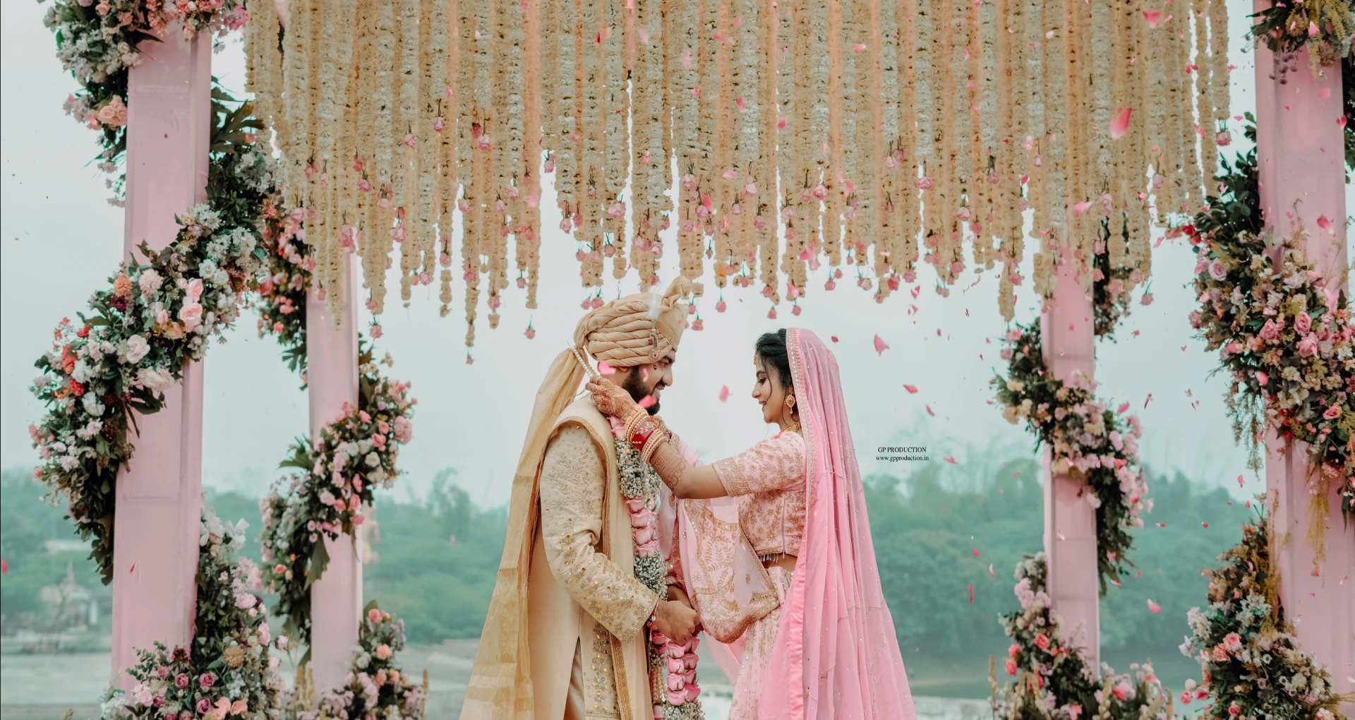Samui Wedding Photographer: Capturing Timeless Love Stories in Thailand’s Tropical Paradise