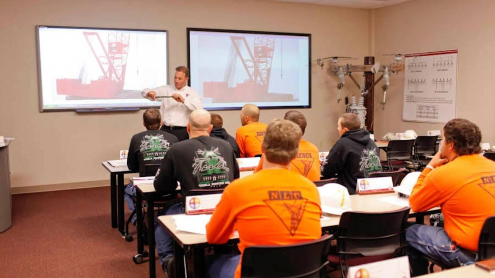 Need Recertification? Choose the Right Crane Training Program