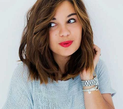 Short Girls Haircuts: Stylish and Practical Options for All Ages