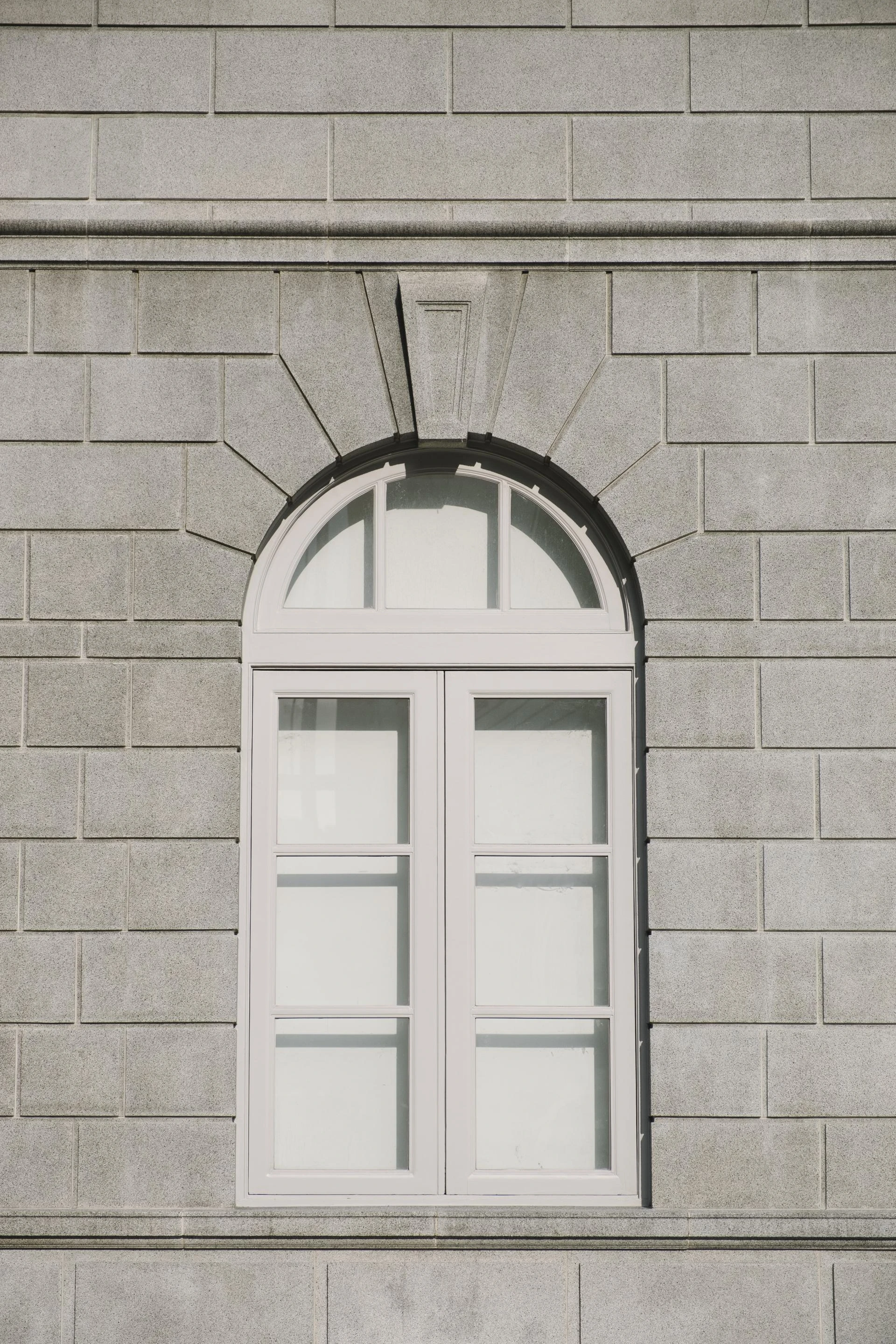 Custom Architectural Shape Windows in Melbourne: Design Options & Benefits