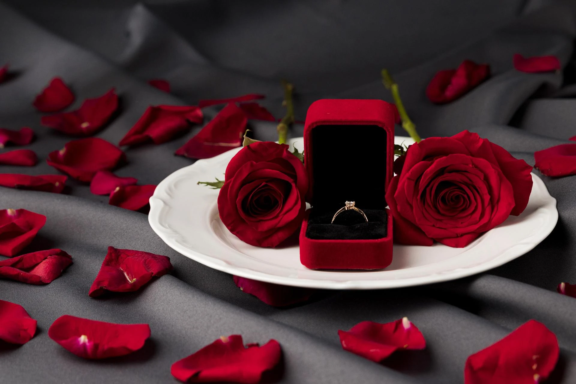 How to Choose the Perfect Valentine’s Day Jewellery Based on Your Personality