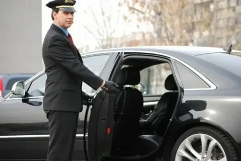 Top Mistakes Travelers Make When Booking Airport Transportation