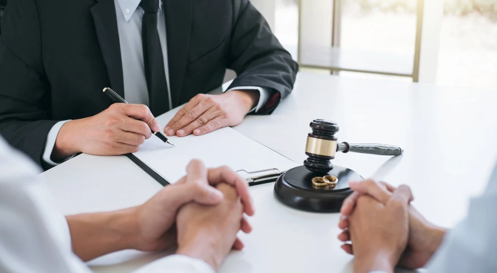 Top 7 Qualities That Define a Reliable Best Consumer Court Lawyer