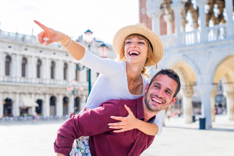 US Expat Taxes Guide: Compliance, Credits & Filing Tips