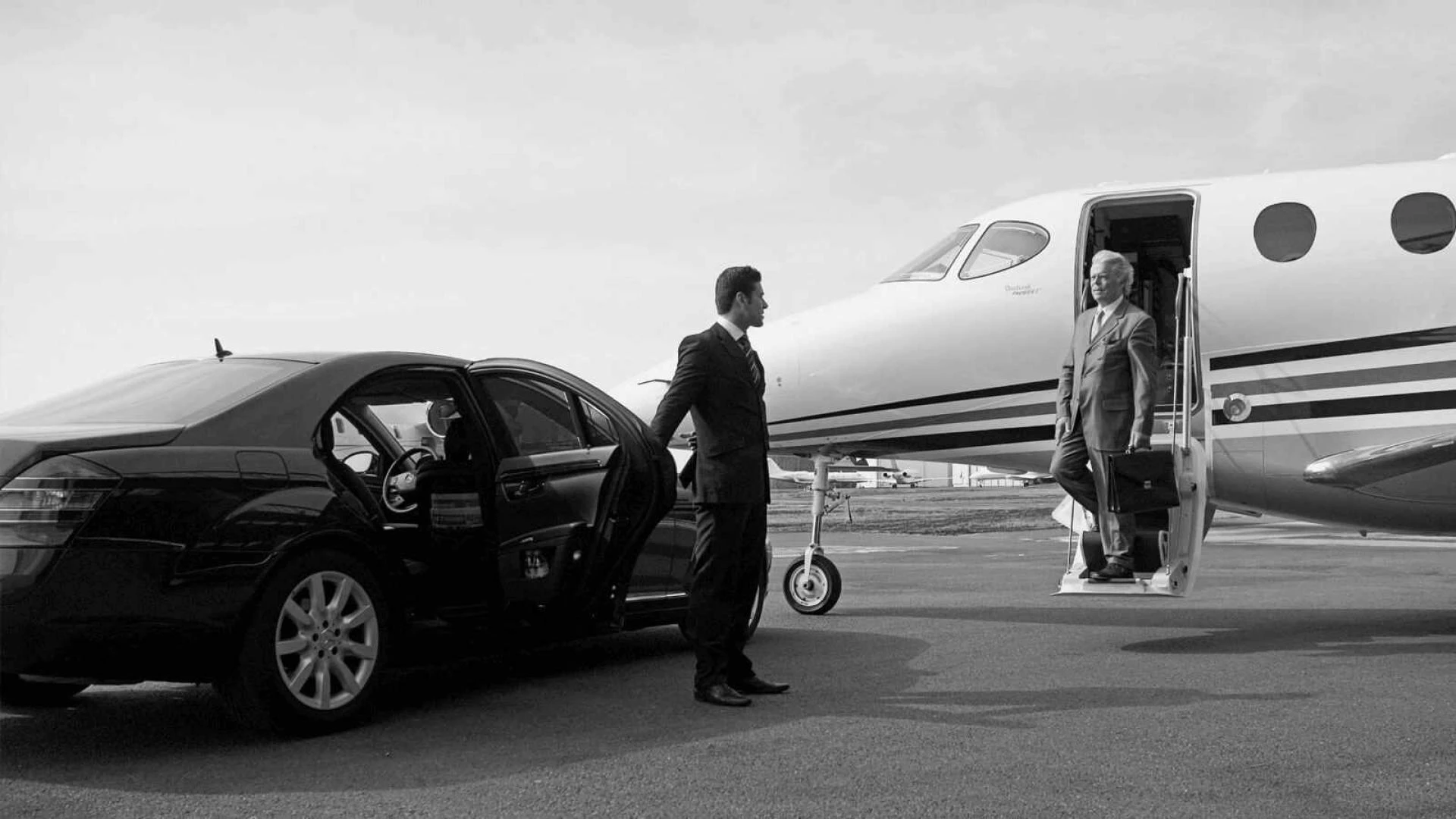 Elevate Your Travel with Billy Bishop Chauffeur Service