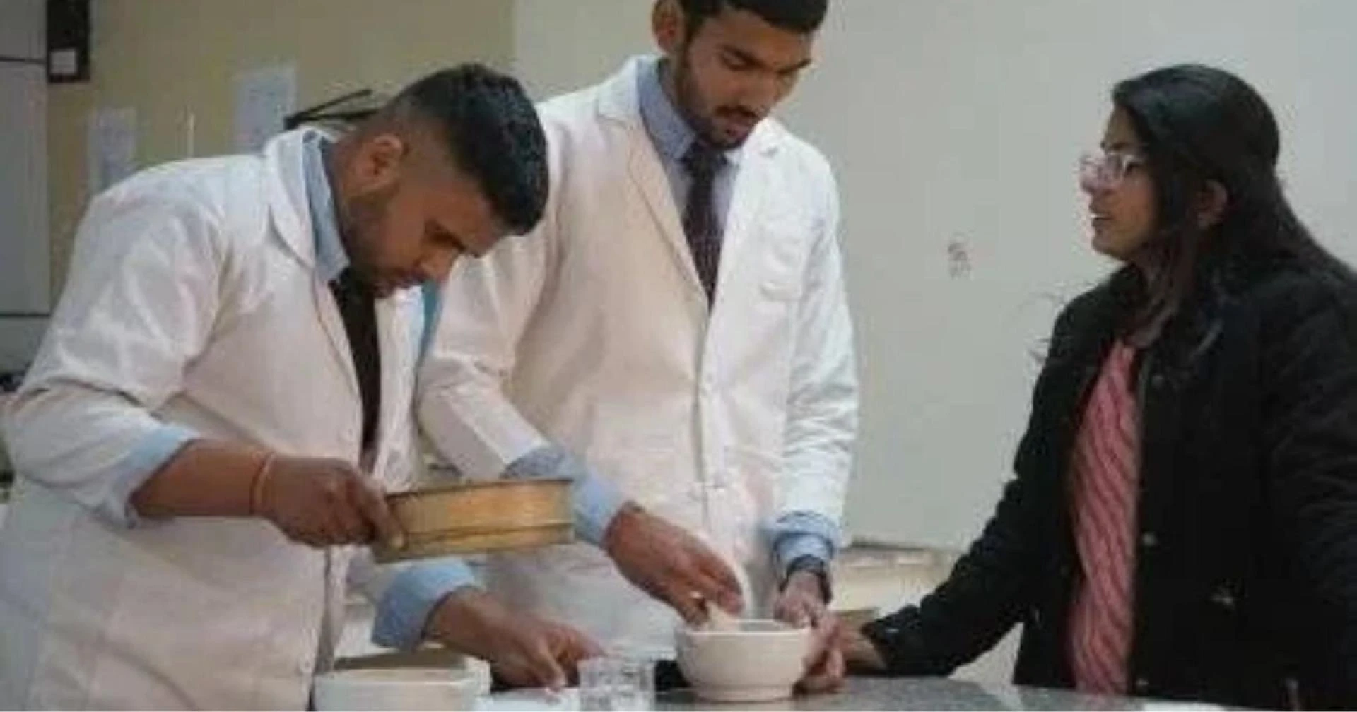 Scope and Salary After Completing D Pharma Course in Dehradun