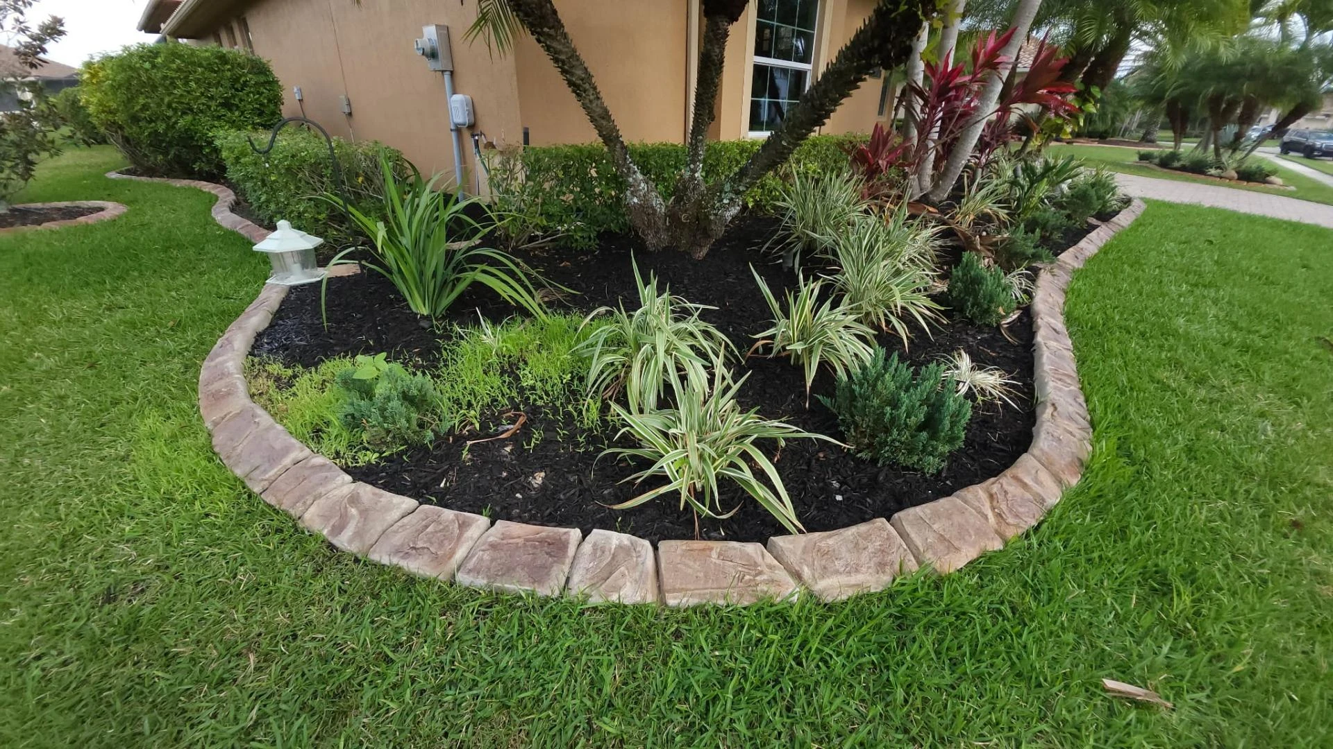 5 Ways Landscape Concrete Curbing In Vero Beach FL Protects Your Lawn Investment