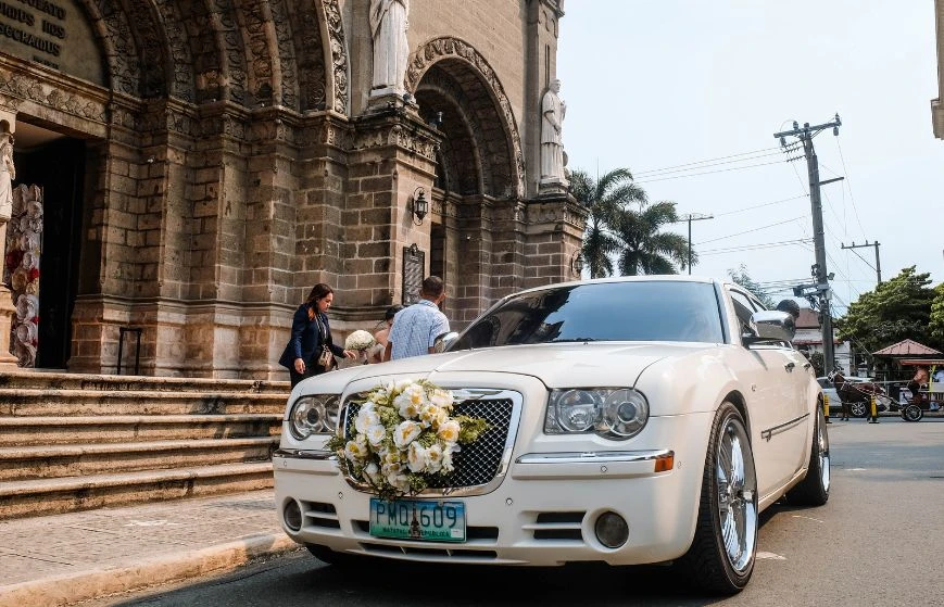 A Grand Entrance Begins with Luxury Wedding Car Hire in London