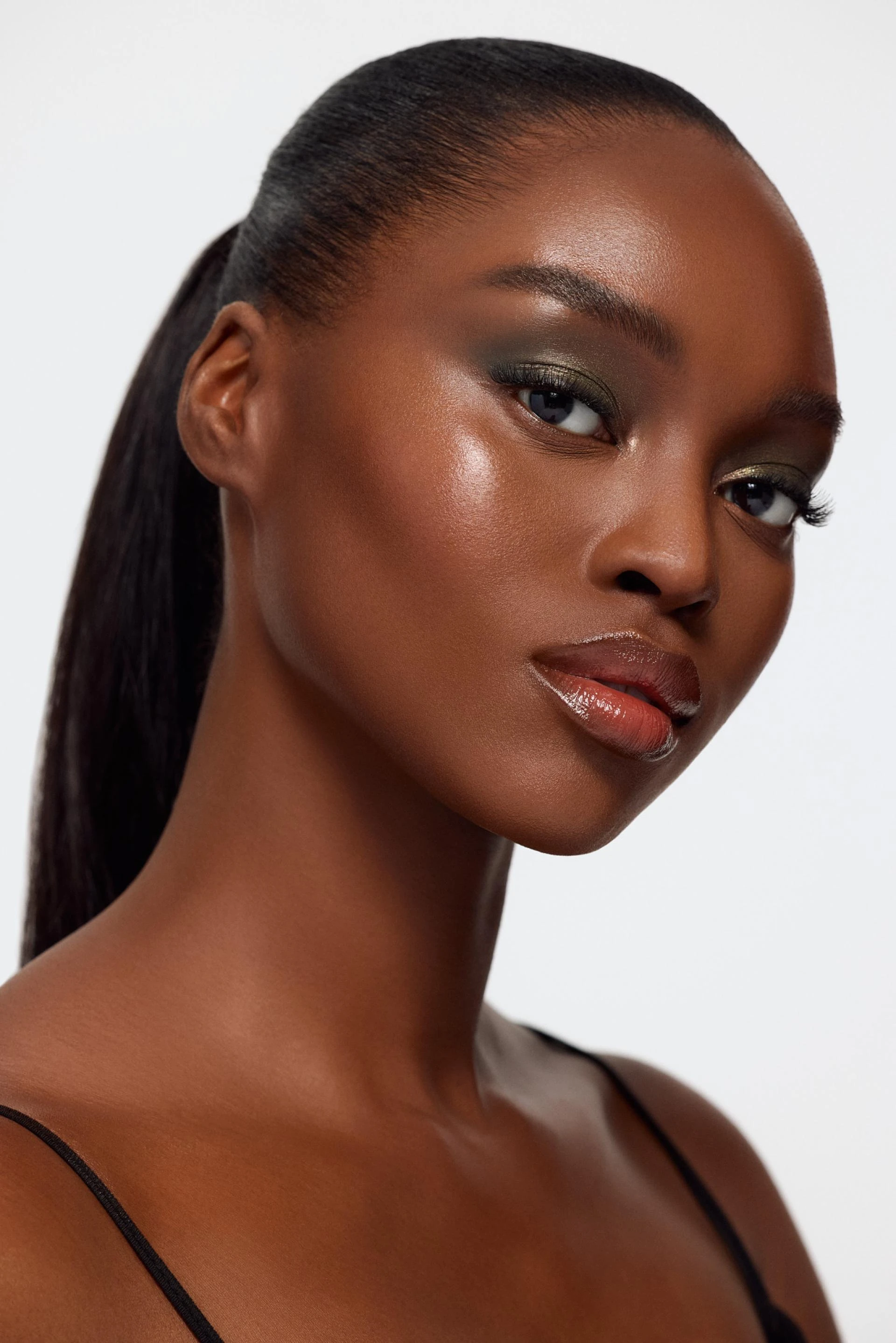 The Art of the Ensemble: How Makeup, Hair, and Fashion Come Together