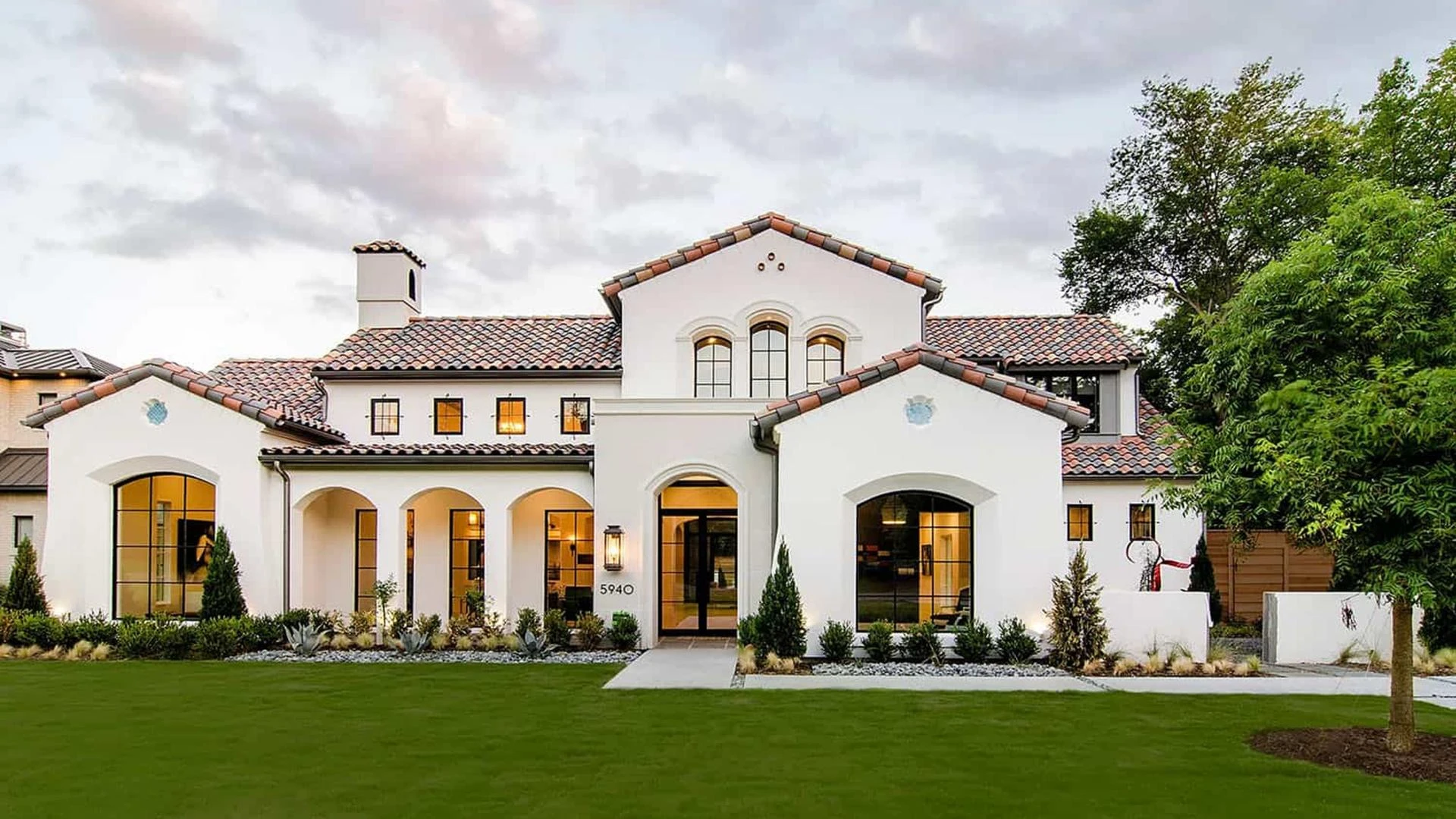 New Home Landscaping Services to Transform Your Yard into a Beautiful Outdoor Oasis