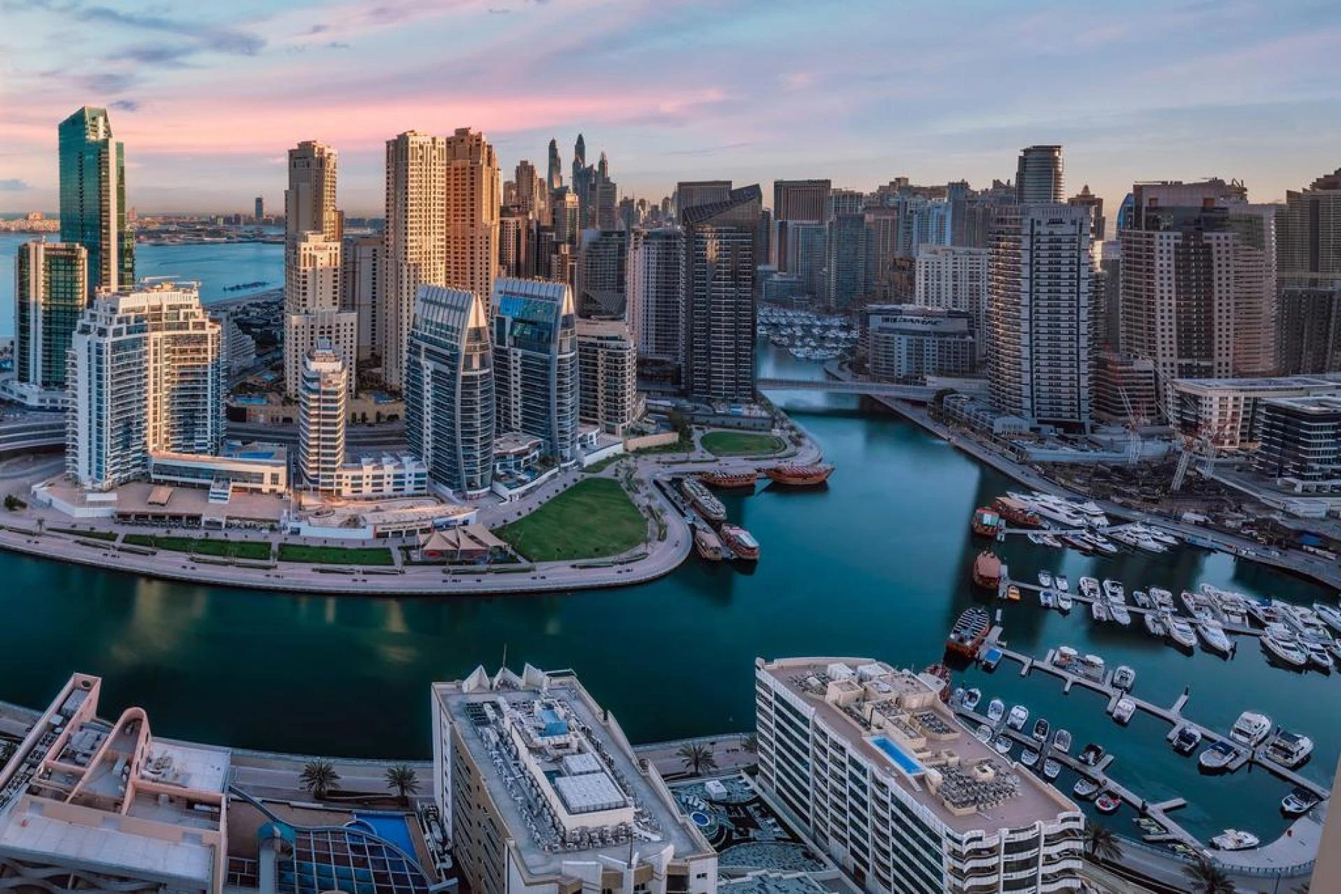 Properties for Sale in Dubai - Guide to Buying Real Estate