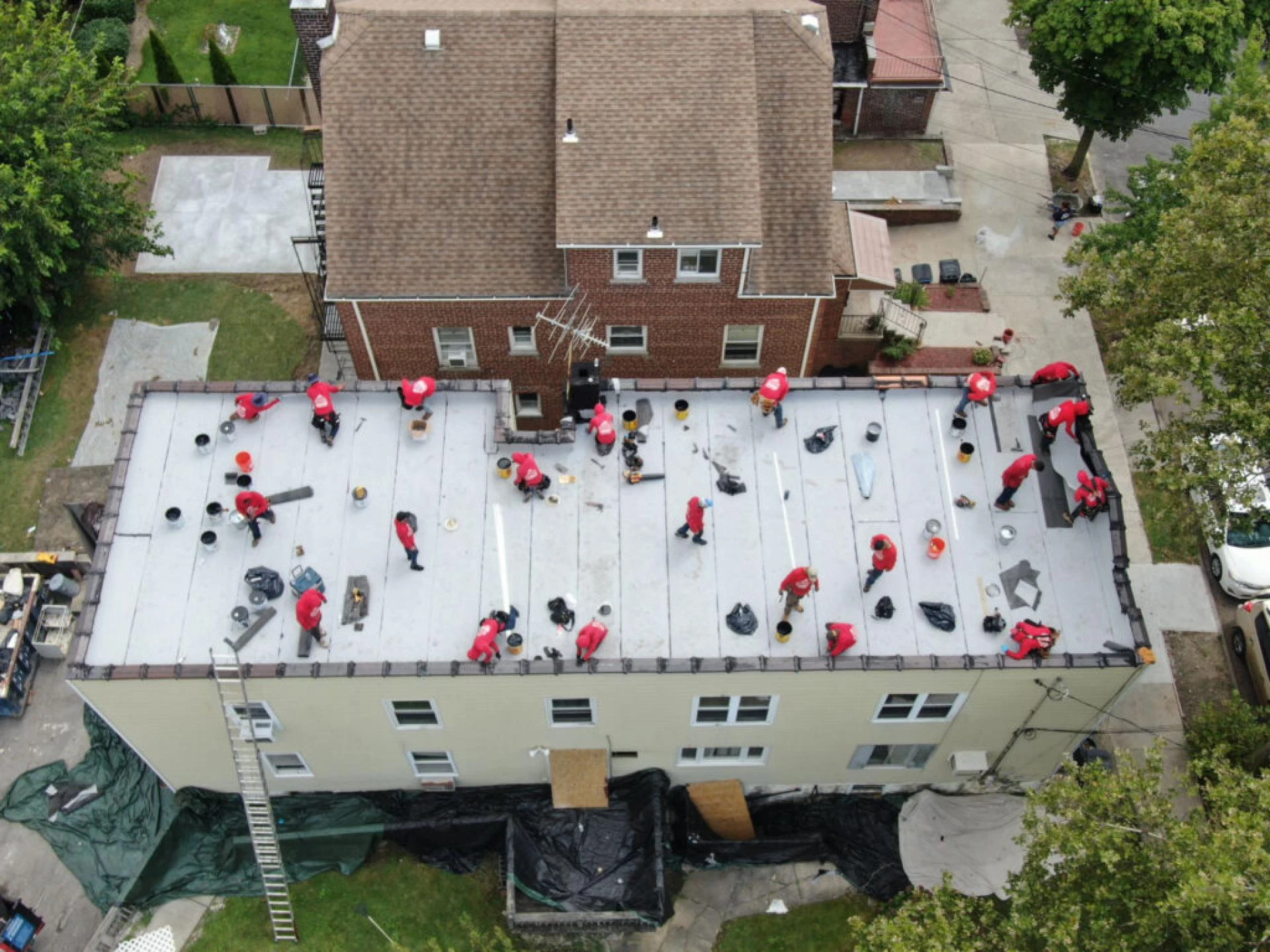 Flat Roofing Systems That Perform Best in Brooklyn Properties
