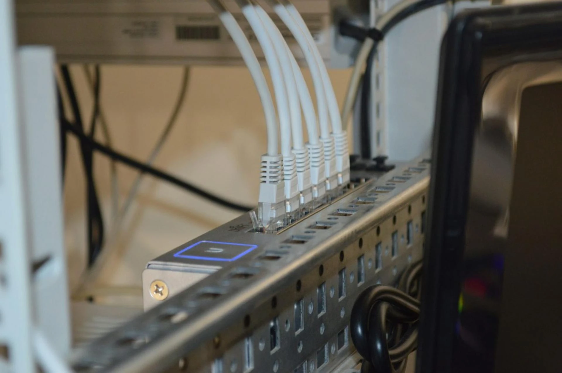 Ethernet Switch: Everything You Need to Know