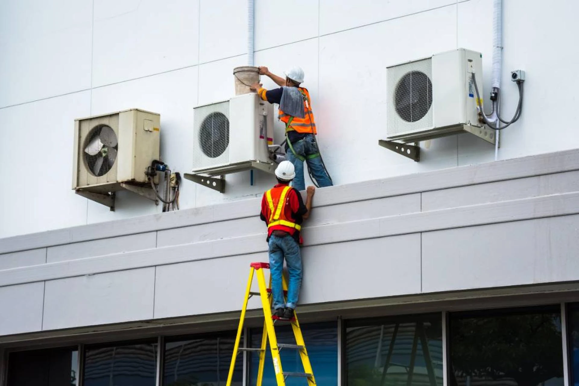 Air Conditioning Services Explained: What Every Homeowner Should Know Before Hiring a Technician