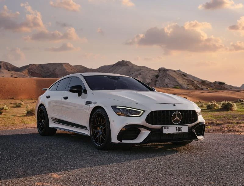 Elevate Your Dubai Experience with Exotic and Mercedes Car Rentals