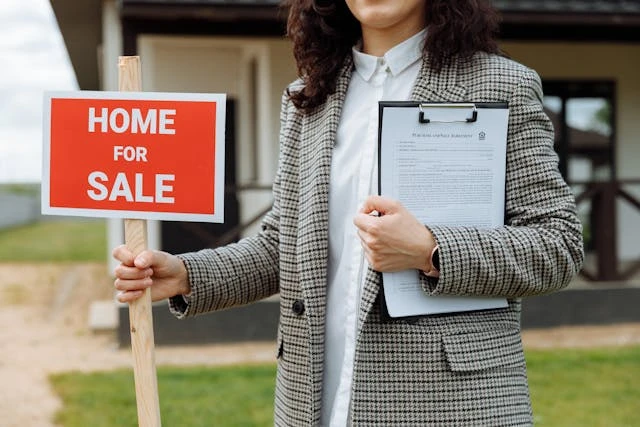 How Escrow Protects Home Buyers and Sellers