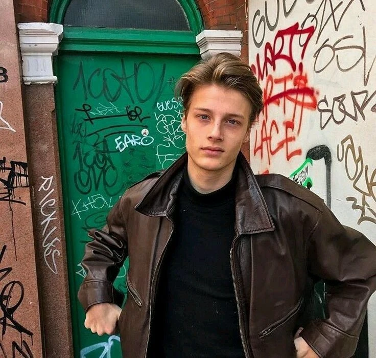 Oliver Bennett